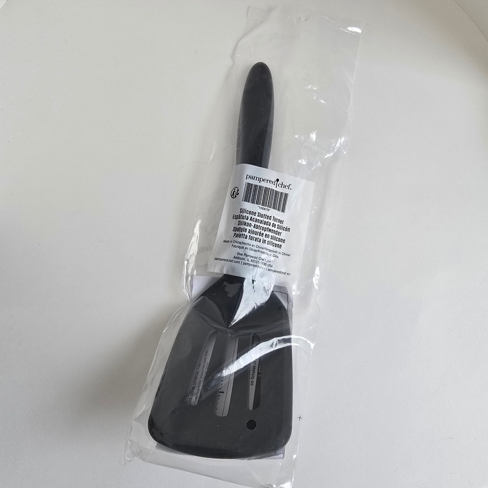 Pampered Chef Silicone Slotted Turner 100679 Spatula Black Kitchen Tool NEW